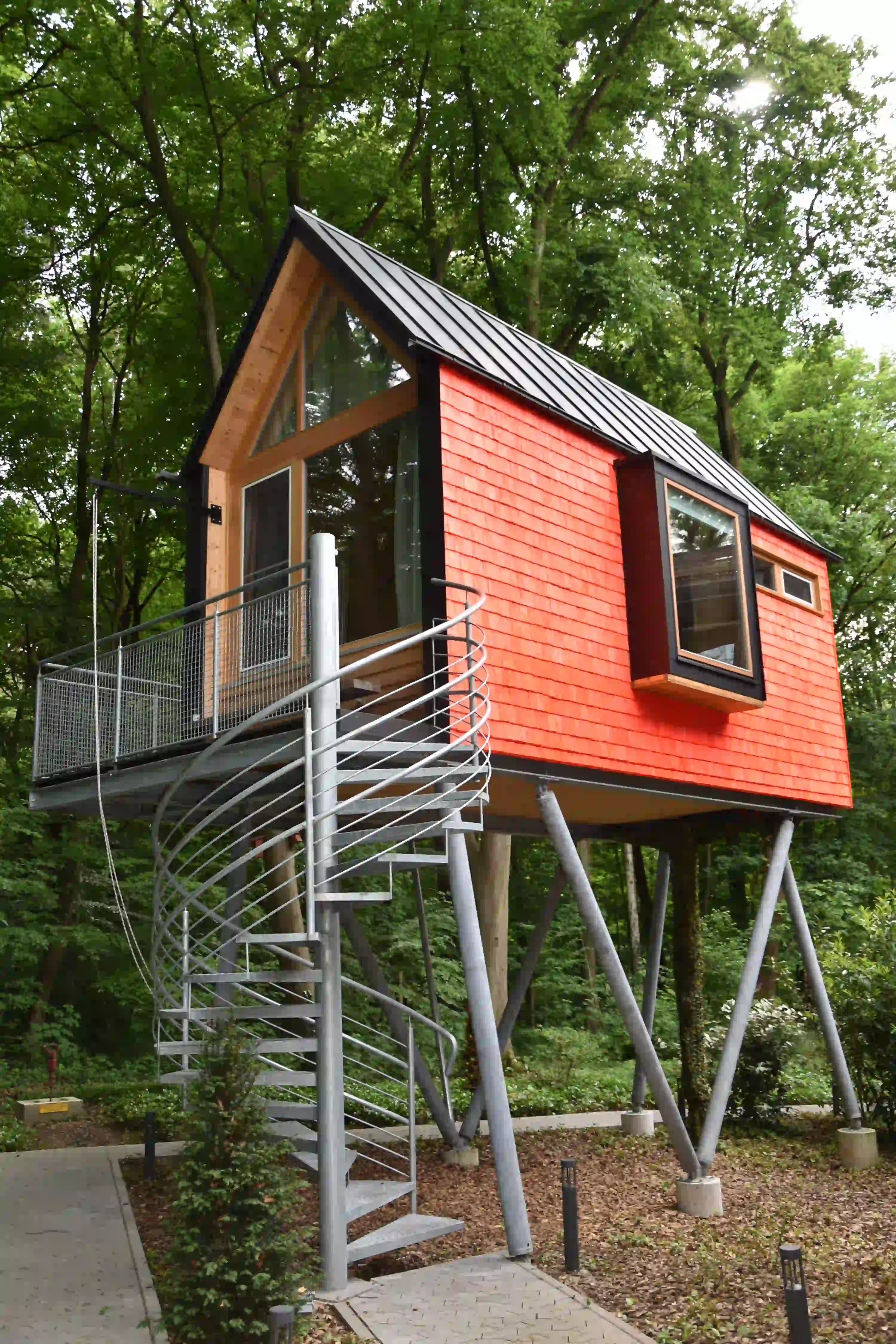 VHotel Treehouses